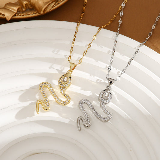 Chic Snake Clavicle Chain with Rhinestones: Perfect for Sweater Season.